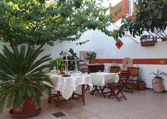 Historia Magistra Nocleg ze śniadaniem 3*